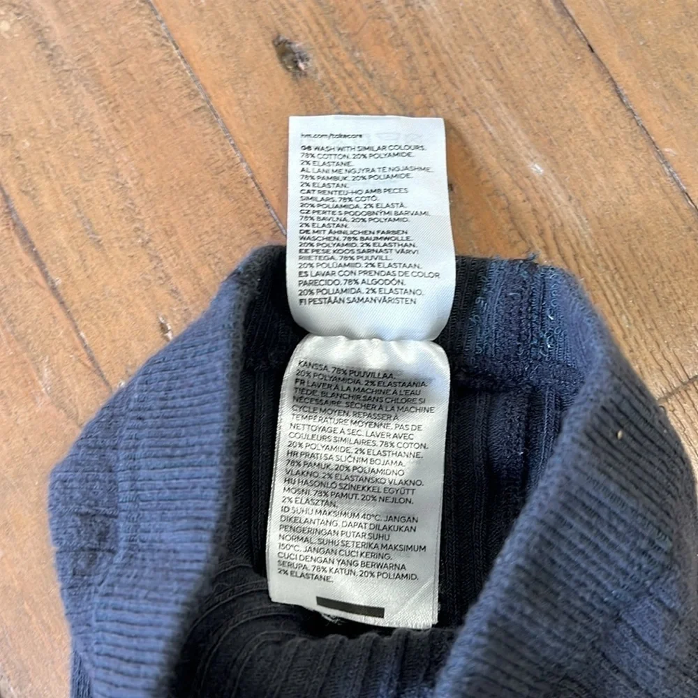 Set of two gray cable knit tights
